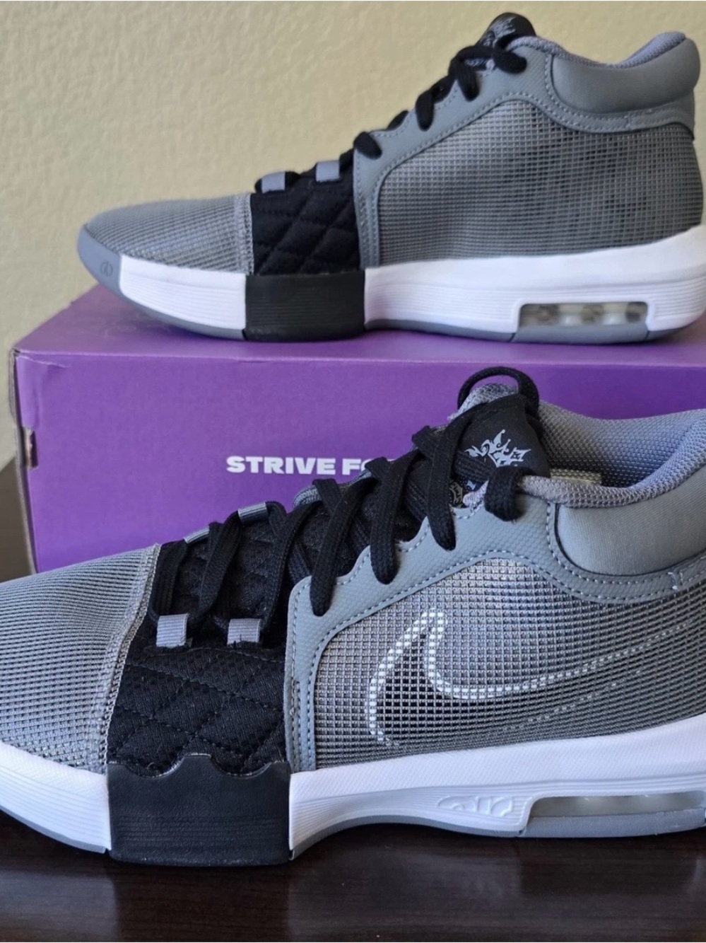 Nike Men’s Gray and Black Low-Top Sneakers brand new size 10